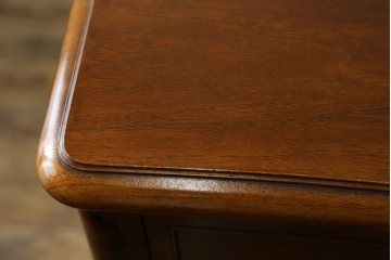 中古　美品　DREXEL HERITAGE(ドレクセルヘリテイジ)　Touraine(ツーレイン)　マホガニー材製の贅沢なアンティーク調チェスト　(R-067912)