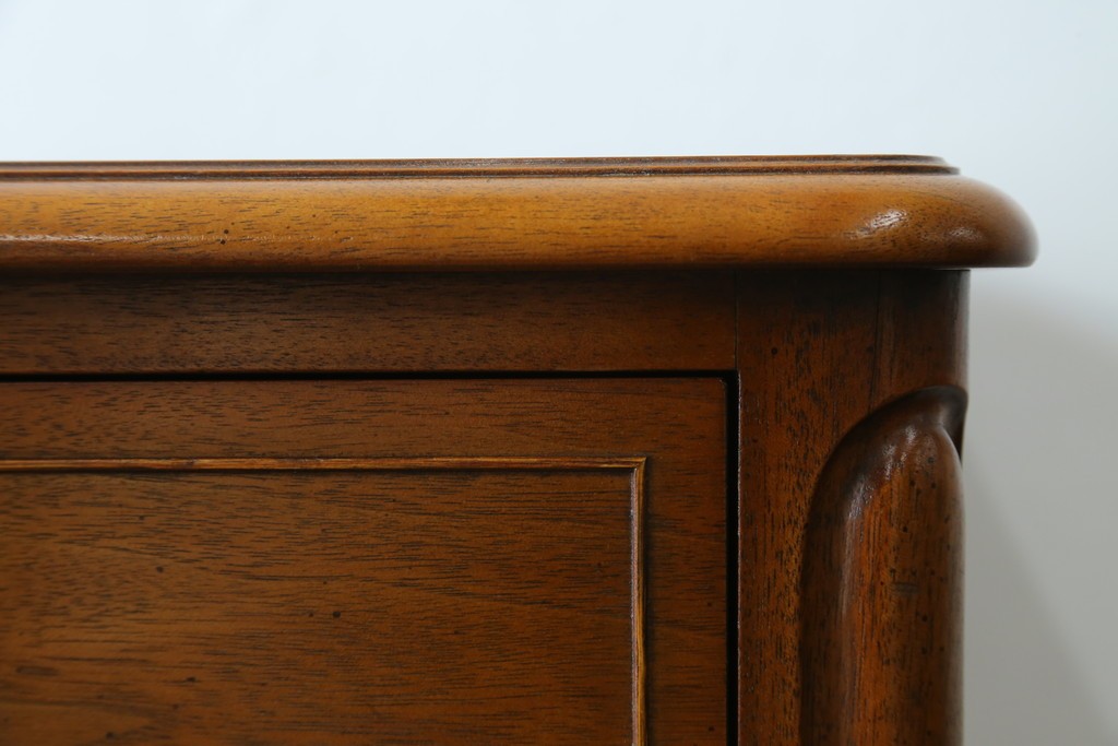 中古　美品　DREXEL HERITAGE(ドレクセルヘリテイジ)　Touraine(ツーレイン)　マホガニー材製の贅沢なアンティーク調チェスト　(R-067912)