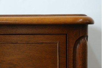 中古　美品　DREXEL HERITAGE(ドレクセルヘリテイジ)　Touraine(ツーレイン)　マホガニー材製の贅沢なアンティーク調チェスト　(R-067912)