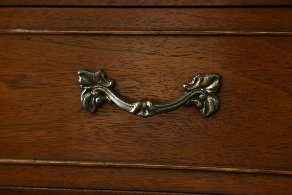 中古　美品　DREXEL HERITAGE(ドレクセルヘリテイジ)　Touraine(ツーレイン)　マホガニー材製の贅沢なアンティーク調チェスト　(R-067912)