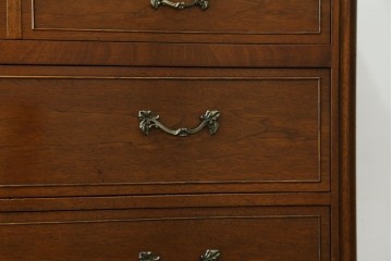 中古　美品　DREXEL HERITAGE(ドレクセルヘリテイジ)　Touraine(ツーレイン)　マホガニー材製の贅沢なアンティーク調チェスト　(R-067912)