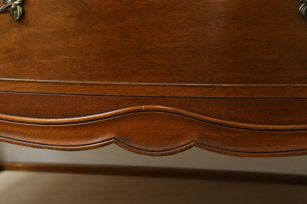 中古　美品　DREXEL HERITAGE(ドレクセルヘリテイジ)　Touraine(ツーレイン)　マホガニー材製の贅沢なアンティーク調チェスト　(R-067912)