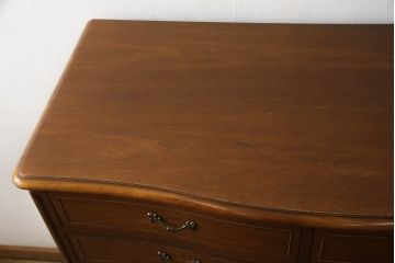 中古　美品　DREXEL HERITAGE(ドレクセルヘリテイジ)　Touraine(ツーレイン)　マホガニー材製の贅沢なアンティーク調チェスト(引き出し、サイドチェスト)(R-067912)