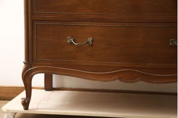 中古　美品　DREXEL HERITAGE(ドレクセルヘリテイジ)　Touraine(ツーレイン)　マホガニー材製の贅沢なアンティーク調チェスト(引き出し、サイドチェスト)(R-067912)