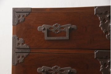 和製アンティーク　最高級特注品!!　図録掲載品　総欅(ケヤキ)材　内部桐(キリ)材　金具の立派な六丁引き庄内箪笥(時代箪笥、重ね箪笥、衣装タンス、整理たんす、収納タンス、引き出し)(R-067915)