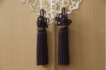 中古　美品　伝統工芸士　田澤謙介作　繊細な金具が上品な雰囲気を演出する加茂総桐箪笥(大丸、四方丸、桐たんす、着物箪笥、引き出し、衣装タンス、和タンス)(R-067916)