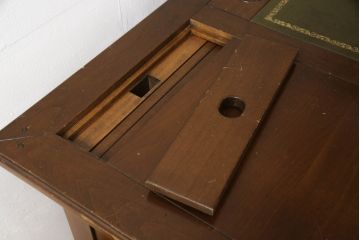 イギリスビンテージ　クラシカルなデザインが魅力のスライド補助天板付きレザートップ両袖机(デスク、ワークデスク、在宅用、在宅ワーク用、ヴィンテージ、英国)(R-067917)
