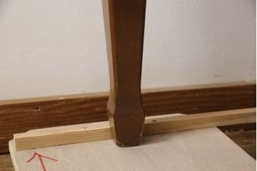 イギリスビンテージ　クラシカルなデザインが魅力のスライド補助天板付きレザートップ両袖机(デスク、ワークデスク、在宅用、在宅ワーク用、ヴィンテージ、英国)(R-067917)