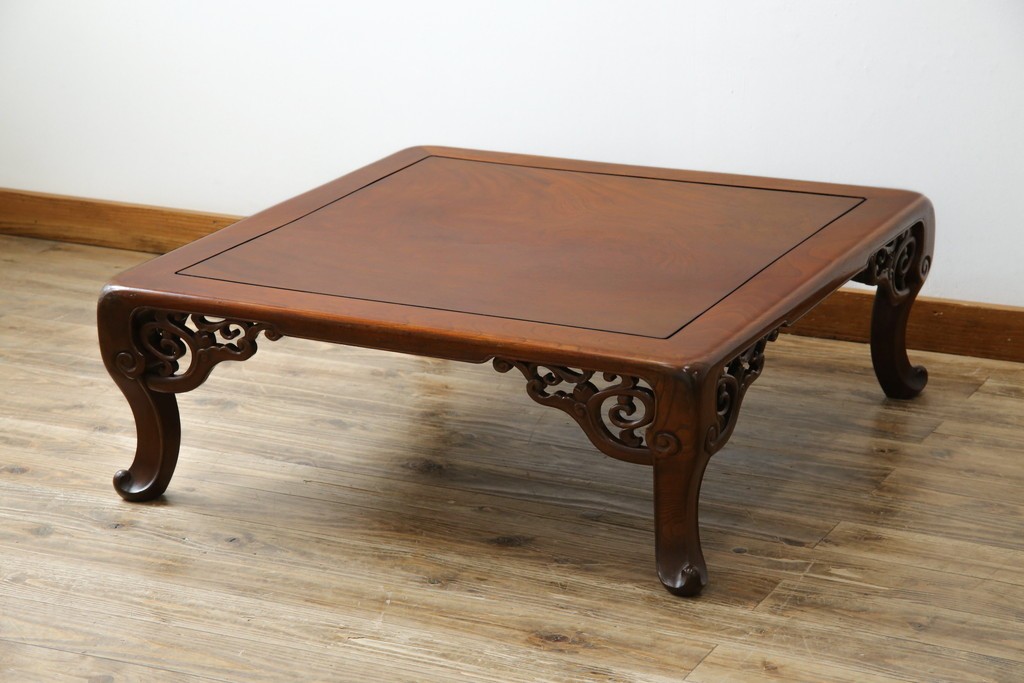 和製アンティーク　最高級　総欅(ケヤキ)材　滑らかな曲線と透かし彫りが美しい!上質な空間を演出する座卓　(R-067918)