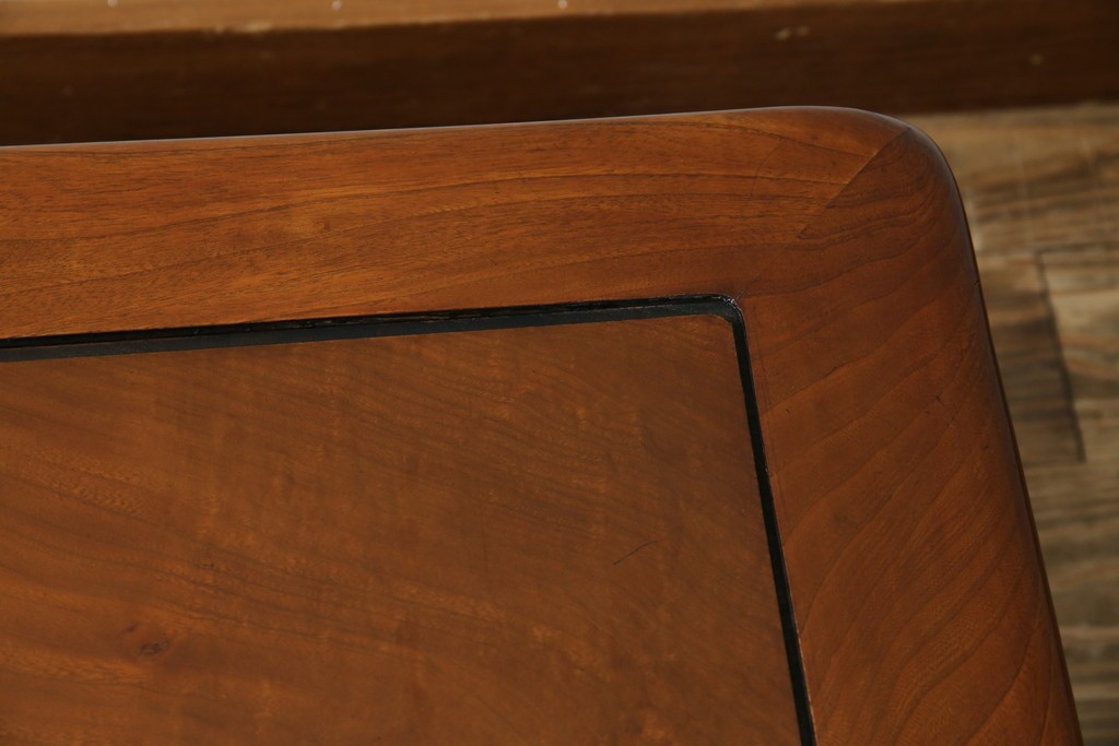 和製アンティーク　最高級　総欅(ケヤキ)材　滑らかな曲線と透かし彫りが美しい!上質な空間を演出する座卓　(R-067918)