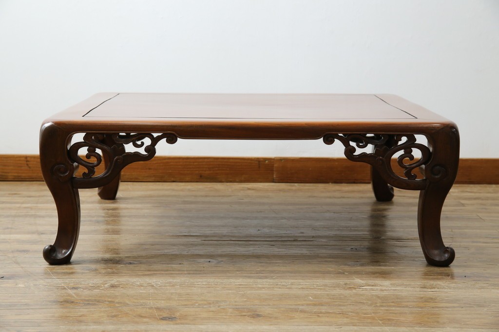 和製アンティーク　最高級　総欅(ケヤキ)材　滑らかな曲線と透かし彫りが美しい!上質な空間を演出する座卓　(R-067918)