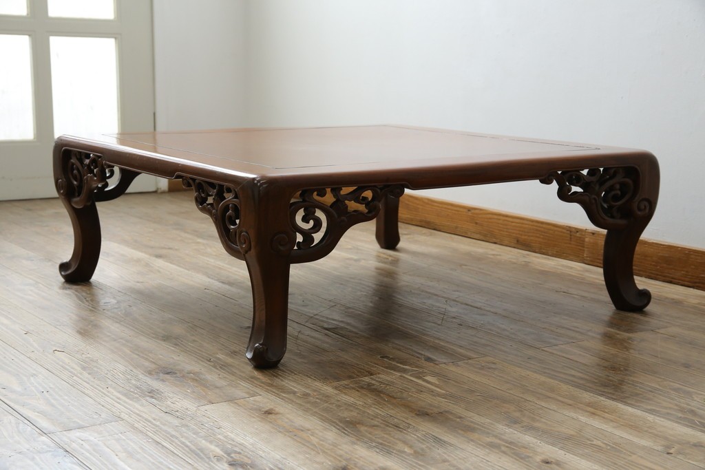 和製アンティーク　最高級　総欅(ケヤキ)材　滑らかな曲線と透かし彫りが美しい!上質な空間を演出する座卓　(R-067918)