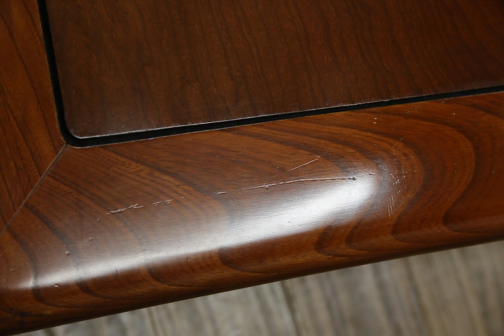 和製アンティーク　最高級　総欅(ケヤキ)材　滑らかな曲線と透かし彫りが美しい!上質な空間を演出する座卓　(R-067918)