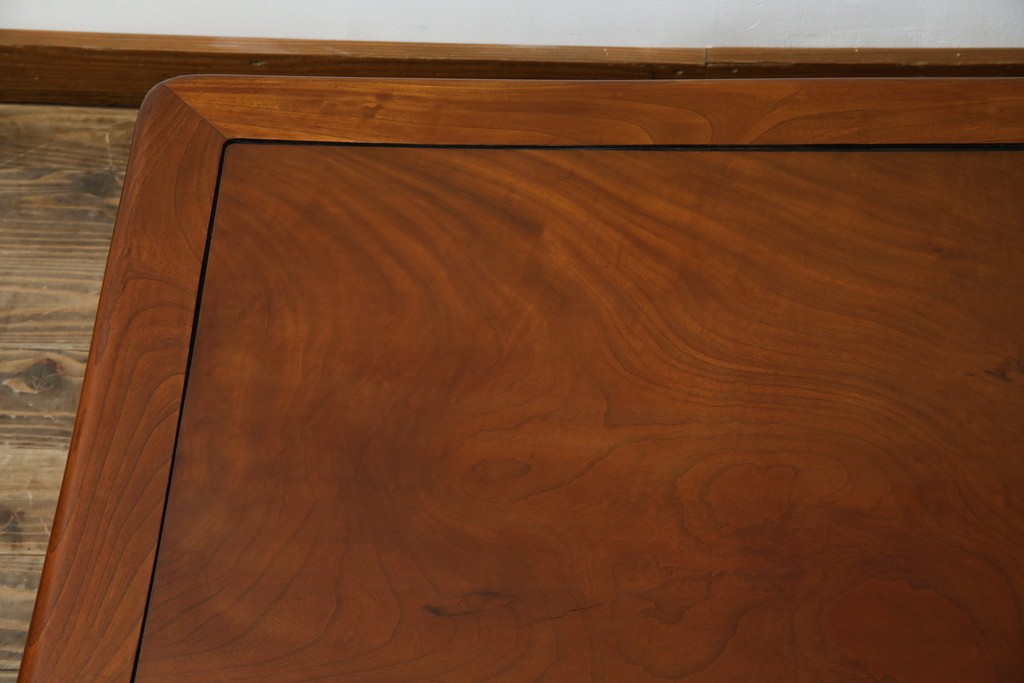 和製アンティーク　最高級　総欅(ケヤキ)材　滑らかな曲線と透かし彫りが美しい!上質な空間を演出する座卓　(R-067918)