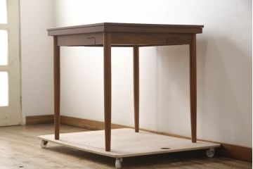 中古　激レア!!　希少!!　天童木工(Tendo)　ブラジレイラ(BRASILEIRA)　チークとローズウッドを使用した品のあるデザインが魅力のゲームテーブル(ダイニングテーブル、サイドテーブル、食卓、机、在宅ワーク用、在宅用、二人掛け、四人掛け、2人掛け、4人掛け)(R-067921)