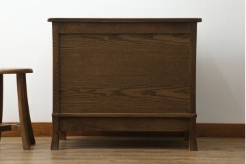 中古　美品　ナラ材　引き出し12杯　和モダンな佇まいが魅力的な脚付き民芸チェスト(サイドチェスト、サイドボード、引き出し)(R-067925)