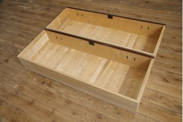中古　美品!!　仙台民芸箪笥(仙台箪笥)　欅産業　品のある佇まいが美しい漆塗りの衣装箪笥(引き出し、チェスト、和たんす)(R-067927)