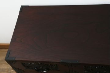 中古　美品!!　仙台民芸箪笥(仙台箪笥)　欅産業　品のある佇まいが美しい漆塗りの衣装箪笥(引き出し、チェスト、和たんす)(R-067927)