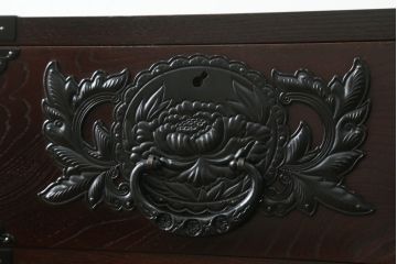 中古　美品!!　仙台民芸箪笥(仙台箪笥)　欅産業　品のある佇まいが美しい漆塗りの衣装箪笥(引き出し、チェスト、和たんす)(R-067927)