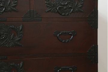 中古　美品!!　仙台民芸箪笥(仙台箪笥)　欅産業　品のある佇まいが美しい漆塗りの衣装箪笥(引き出し、チェスト、和たんす)(R-067927)