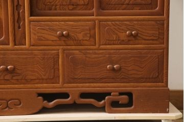 和製アンティーク　美品　最高級!!　総欅(ケヤキ)材　玉杢　指物工芸家具　品のある佇まいが美しい飾り棚(茶棚、違い棚、収納棚、戸棚)(R-067928)