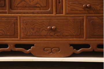 和製アンティーク　美品　最高級!!　総欅(ケヤキ)材　玉杢　指物工芸家具　品のある佇まいが美しい飾り棚(茶棚、違い棚、収納棚、戸棚)(R-067928)
