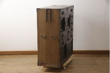 和製アンティーク　上手物!!　前面欅(ケヤキ)材　上品な佇まいが魅力のからくり付き関西帳場箪笥(時代箪笥、収納たんす、整理タンス、引き出し)(R-067930)