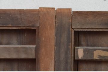 アンティーク建具　古き時代の味わいが魅力的な横桟板戸窓2枚セット(格子戸、引き戸)(R-067931)