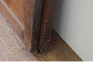 アンティーク建具　杉材　深みのある色合いが魅力的な板戸窓2枚セット(引き戸)(R-067935)