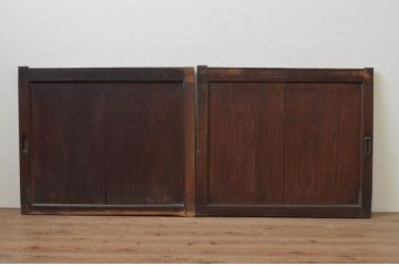 アンティーク建具　杉材　和モダンな空間作りにおすすめな板戸窓2枚セット(引き戸)(R-067936)