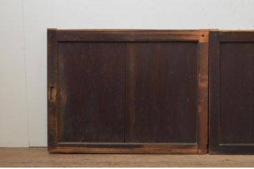 アンティーク建具　杉材　和モダンな空間作りにおすすめな板戸窓2枚セット(引き戸)(R-067937)