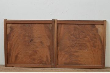 アンティーク建具　総欅(ケヤキ)材　温かみのある木目が味わい深い板戸窓2枚セット(引き戸)(R-067938)
