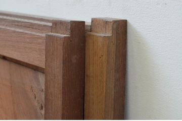 アンティーク建具　総欅(ケヤキ)材　温かみのある木目が味わい深い板戸窓2枚セット(引き戸)(R-067938)