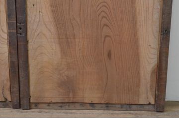 アンティーク建具　総欅(ケヤキ)材　温かみのある木目が味わい深い板戸窓2枚セット(引き戸)(R-067939)