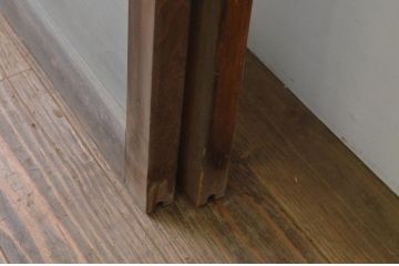 アンティーク建具　どこか懐かしい雰囲気を感じる升目(マス目)格子入りのガラス窓2枚セット(きつね格子、狐格子、引き戸、ガラス戸)(R-067956)