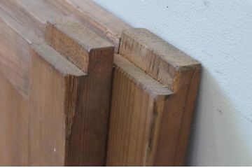 アンティーク建具　杉材　経年を感じさせる木味が魅力の板戸窓2枚セット(引き戸)(R-067958)