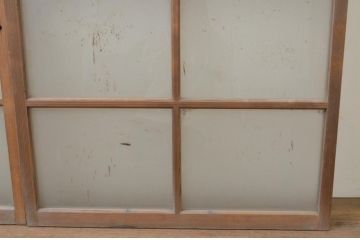 アンティーク建具　経年を感じさせる木味が魅力のガラス窓2枚セット(引き戸、ガラス戸)(R-067960)