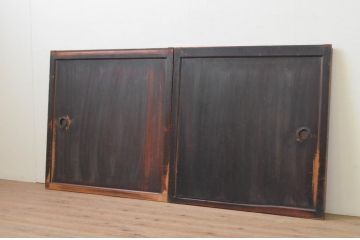 アンティーク建具　杉材　和モダンな空間作りにおすすめな板戸窓2枚セット(引き戸)(R-067978)