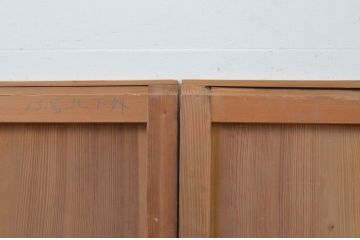 アンティーク建具　杉材　経年を感じさせる木味が魅力の板戸窓2枚セット(引き戸)(R-067980)