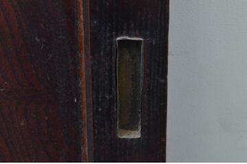 アンティーク建具　和の趣溢れる杉材枠と欅(ケヤキ)材の板戸窓2枚セット(引き戸)(R-067982)