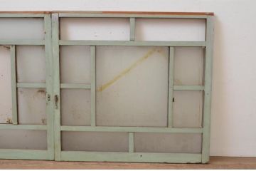 アンティーク建具　ペイント仕上げ限定　大正ロマン　レトロな空間作りにおすすめなガラス窓2枚セット(引き戸、ガラス戸)(R-067983)