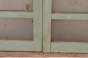 アンティーク建具　ペイント仕上げ限定　大正ロマン　レトロな空間作りにおすすめなガラス窓2枚セット(引き戸、ガラス戸)(R-067983)