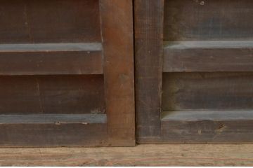 アンティーク建具　和の空間を演出するヒノキ材の横桟板戸窓2枚セット(引き戸、格子戸、舞良戸)(R-067987)