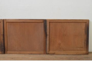 アンティーク建具　和モダンなお部屋作りにおすすめな漆塗りの板戸窓4枚セット(引き戸)(R-067989)