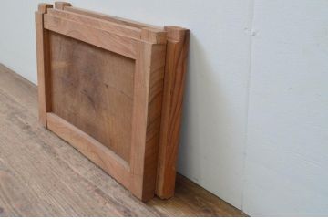 アンティーク建具　　和の趣を感じられる小さな板戸窓2枚セット(引き戸)(R-068002)