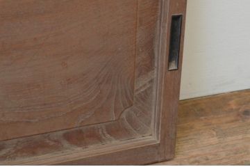 アンティーク建具　欅(ケヤキ)材一枚板　経年による木味が味わい深い小さな板戸窓2枚セット(引き戸)(R-068004)