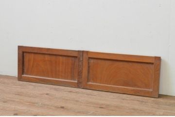 アンティーク建具　　総欅(ケヤキ)材　和の趣を感じられる小さな板戸窓2枚セット(引き戸)(R-068006)