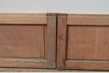 アンティーク建具　　総欅(ケヤキ)材　和の趣を感じられる小さな板戸窓2枚セット(引き戸)(R-068006)