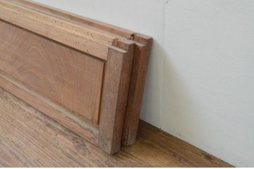 アンティーク建具　　総欅(ケヤキ)材　和の趣を感じられる小さな板戸窓2枚セット(引き戸)(R-068006)