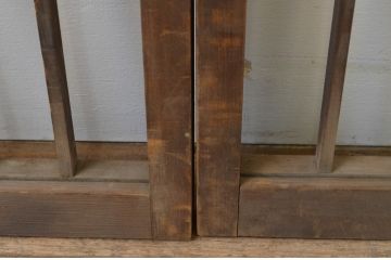 アンティーク建具　経年を感じさせる木味が魅力の横長格子窓2枚セット(格子戸、引き戸)(R-068011)